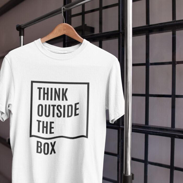 Oversize unisex majica Think outside the box